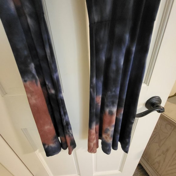 New T Party Tie Dye Flare Leg size Small - Picture 4 of 4